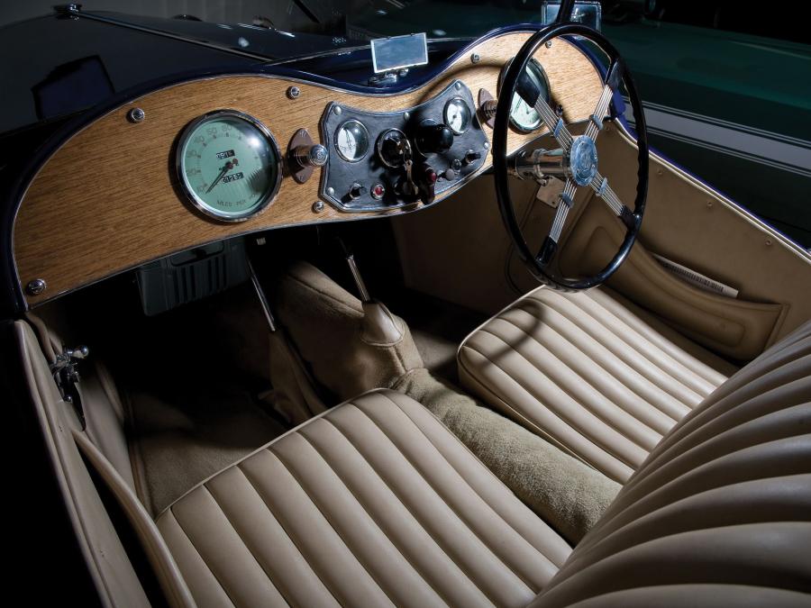Интерьер MG TC Midget 1945 года  (фото 31 из 31)